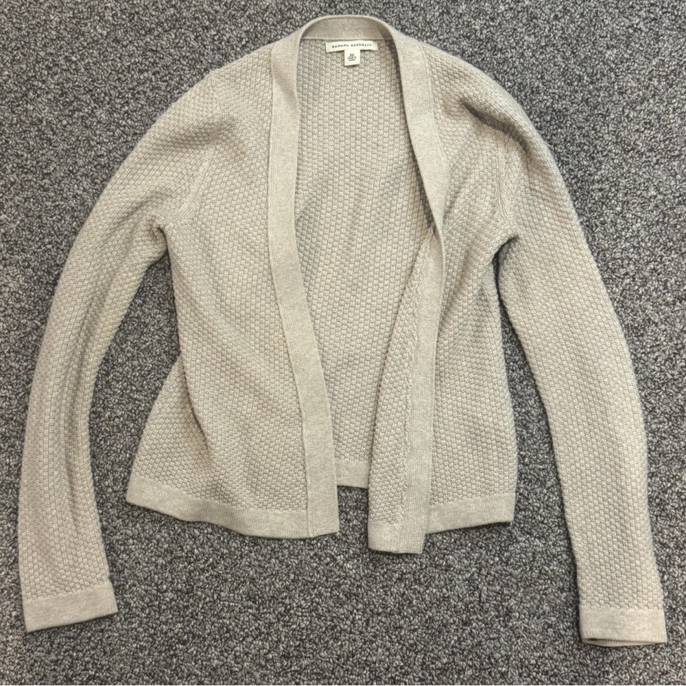 Banana Republic Cream Cardigan - Picture 3 of 7
